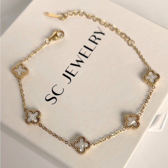 🎄 HOLIDAY PICK 🎄White Clover Bracelet Double Sided Petite Clover Mother of Pearl - Picture 4 of 11